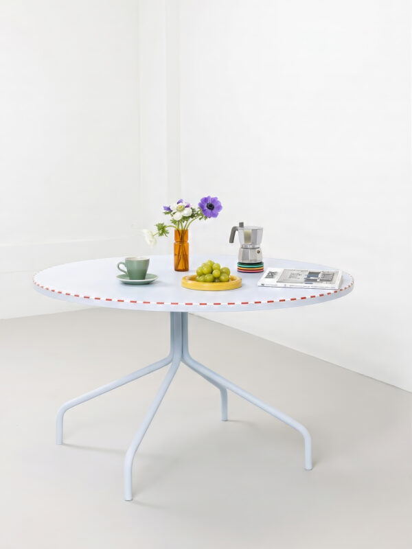 Mesa Circular Begoña Celeste con ribete